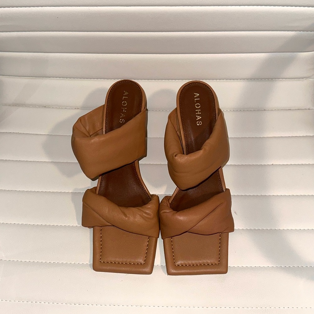 ALOHAS Twist Strap Heel Sandal Size 39 (Brown)